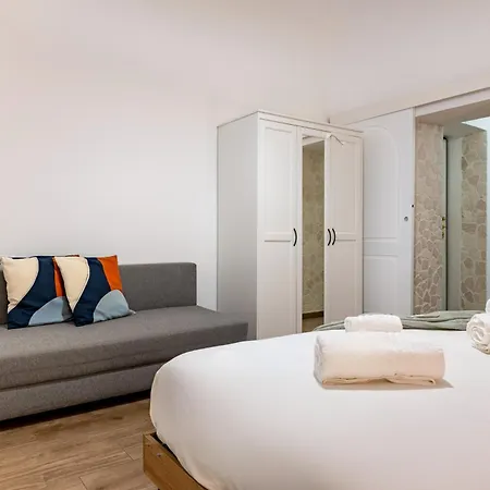 Modern Stone In The Heart Of Apartamento Bari