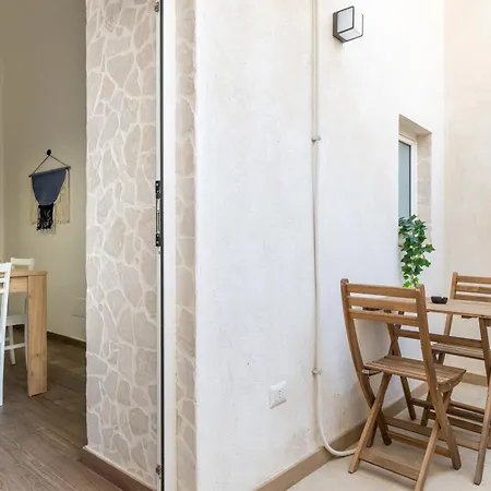 Appartement Modern Stone In The Heart Of Bari