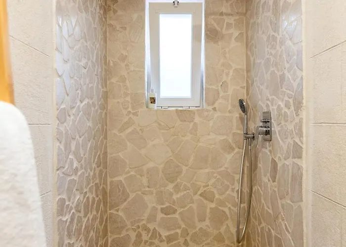 Appartement Modern Stone In The Heart Of *