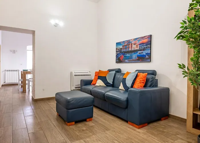 Modern Stone In The Heart Of Appartement Bari