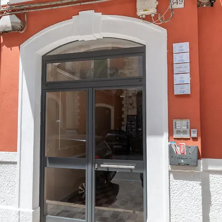 Modern Stone In The Heart Of Apartman