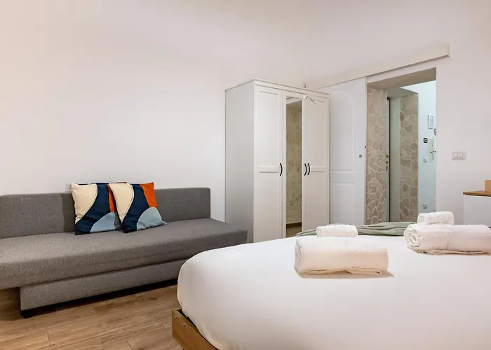 Modern Stone In The Heart Of Apartamento Bari